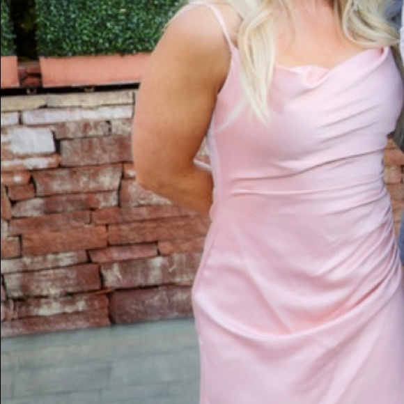 Laundry by Shelli Segal blush ruched satin gown size 2 - Picture 7 of 8